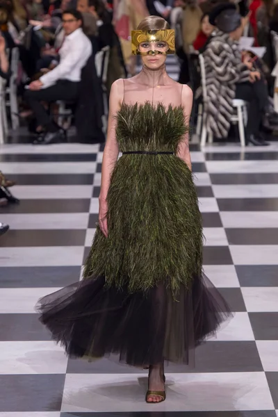 Look 50